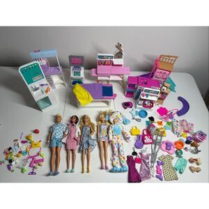 Modern Barbie Over 60 pcs Lot  Playsets & 5 Dolls
